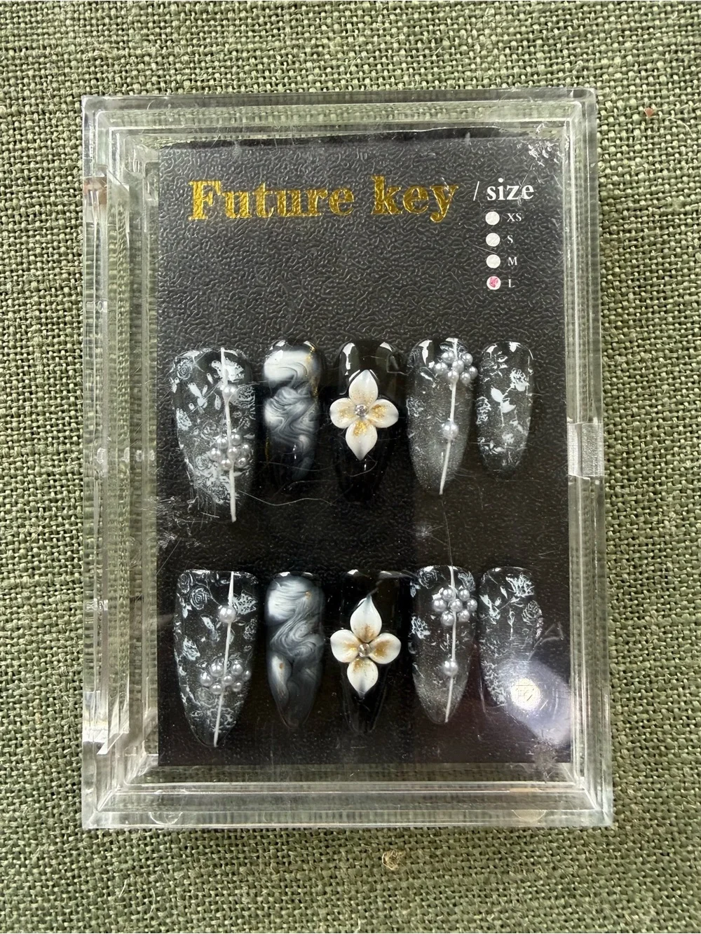Future Key Press-On Nails ✨🖤 - Picture 1 of 1